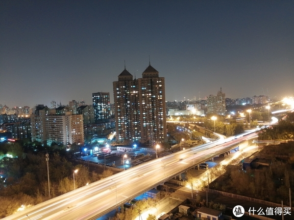 华为手机拍晚上的城市效果的简单介绍