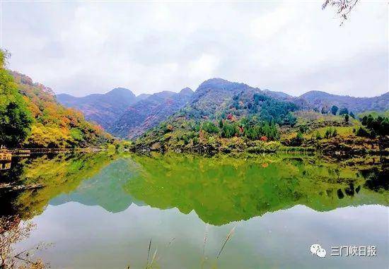 苹果第一版海报图:转山转水，来一程诗意栖居