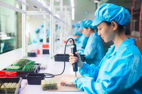 怪物盒子推荐版下载苹果:投入全部身家开水果店，而一天的营业额只有7元，忍不住嚎啕大哭